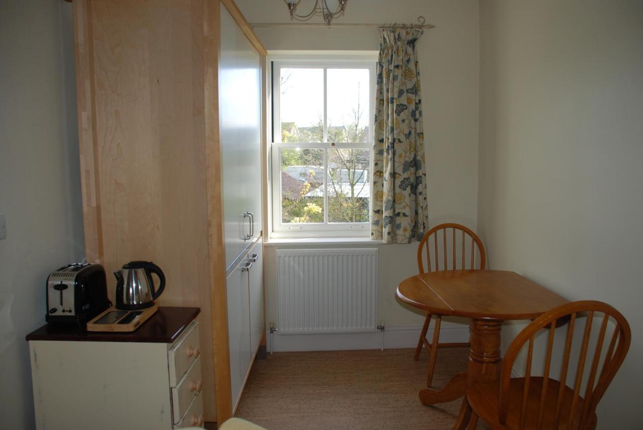Over Studio Apartment Exterior photo