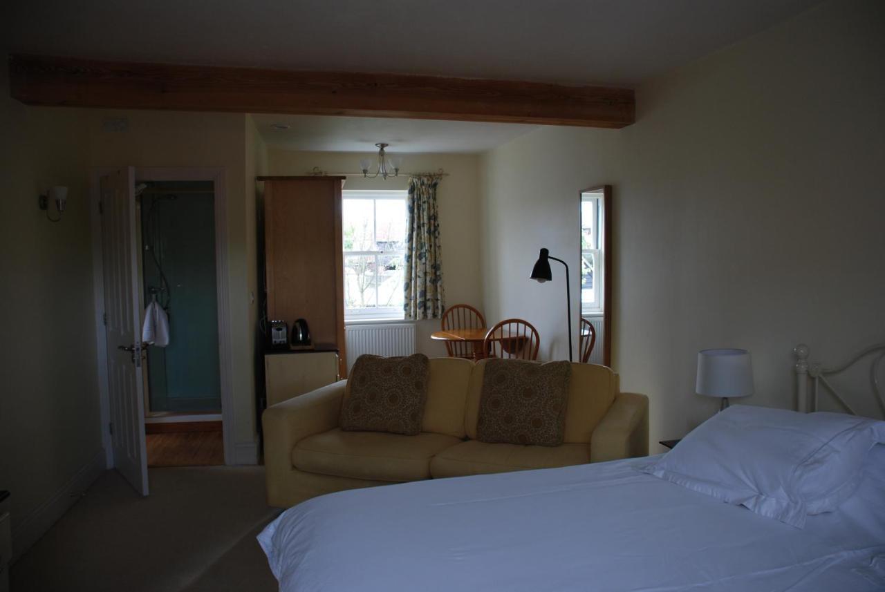 Over Studio Apartment Exterior photo